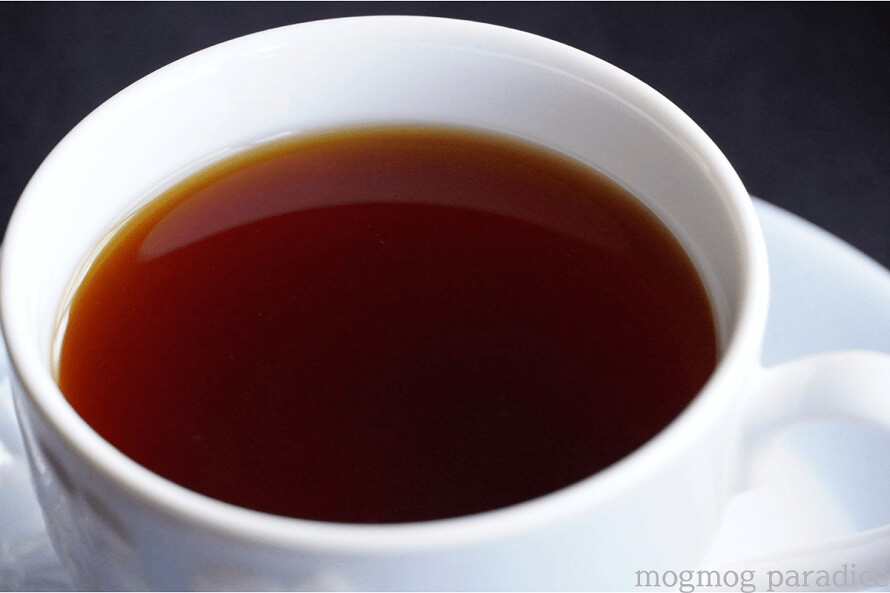 栗色の水色 甘い香りの綺麗な紅茶ができました